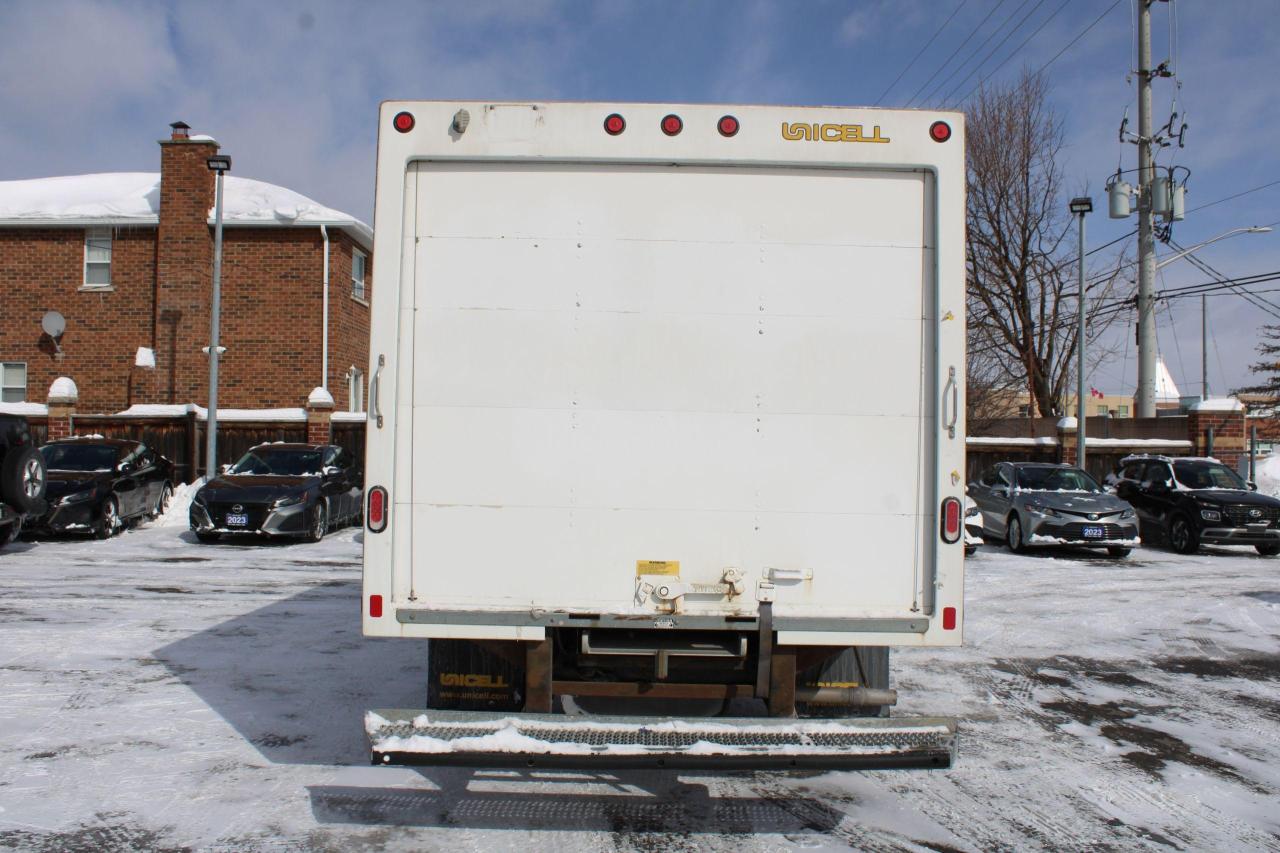 2021 Ford E-Series Cutaway E-450 DRW 158" WB - Photo #12