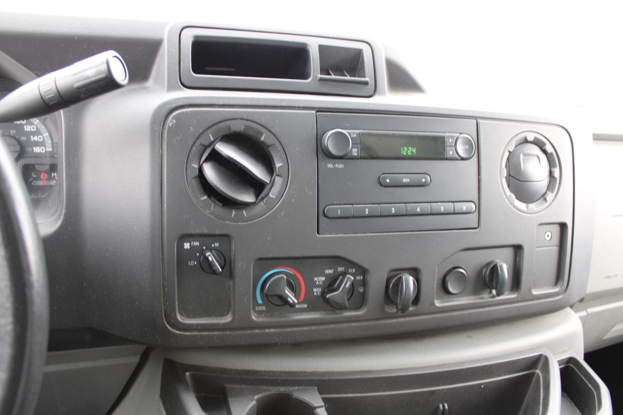 2019 Ford E-Series Cutaway E-450 DRW 158" WB - Photo #4