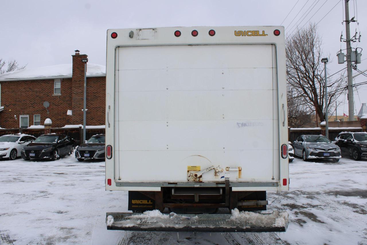 2019 Ford E-Series Cutaway E-450 DRW 158" WB - Photo #13