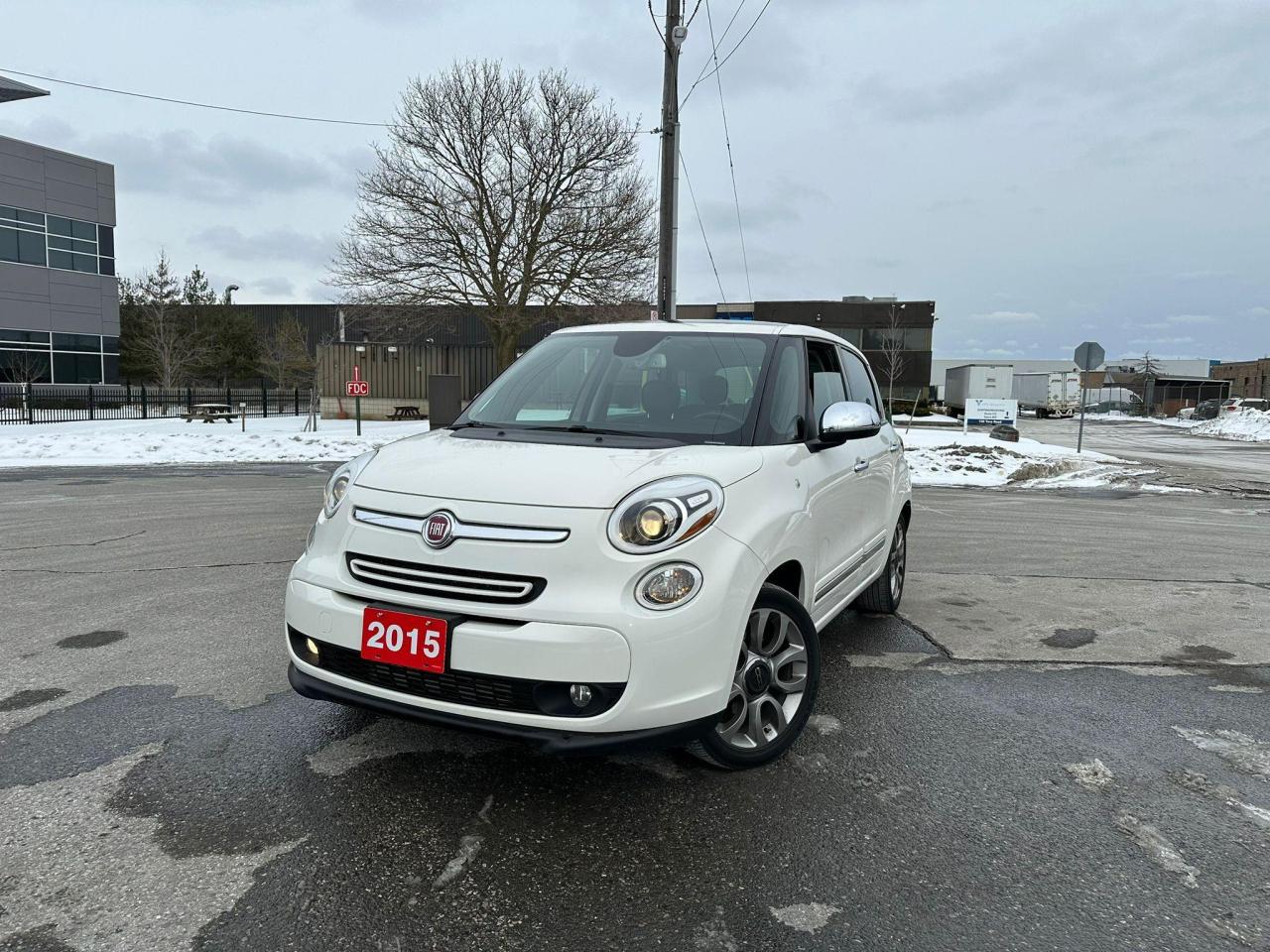 2015 Fiat 500L 500L Lounge 1.4L // CERTIFIED // NO ACCIDENT - Photo #2