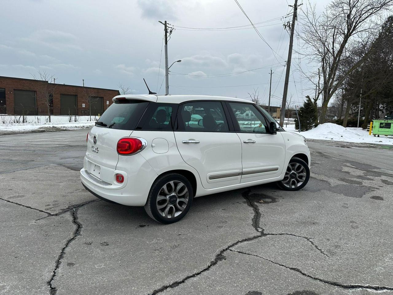 2015 Fiat 500L 500L Lounge 1.4L // CERTIFIED // NO ACCIDENT - Photo #11