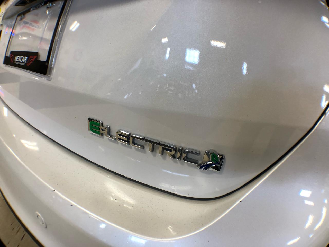 2016 Ford Focus ELECTRIC LEATHER NAVI A/CARPLAY P/START CAMERA Photo4