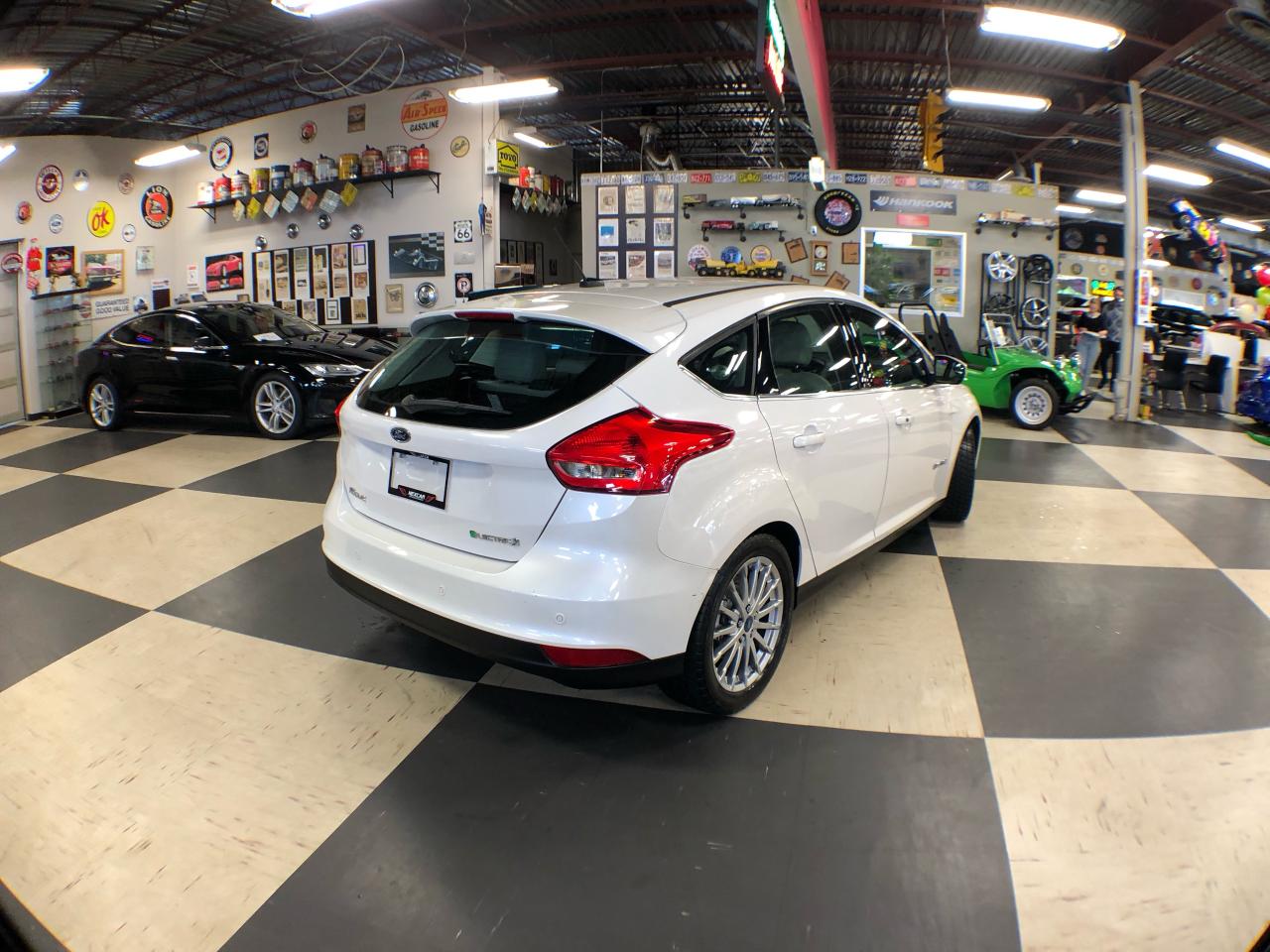 2016 Ford Focus ELECTRIC LEATHER NAVI A/CARPLAY P/START CAMERA Photo3