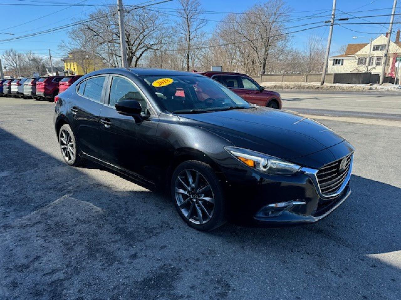 2018 Mazda MAZDA3 GT Photo3