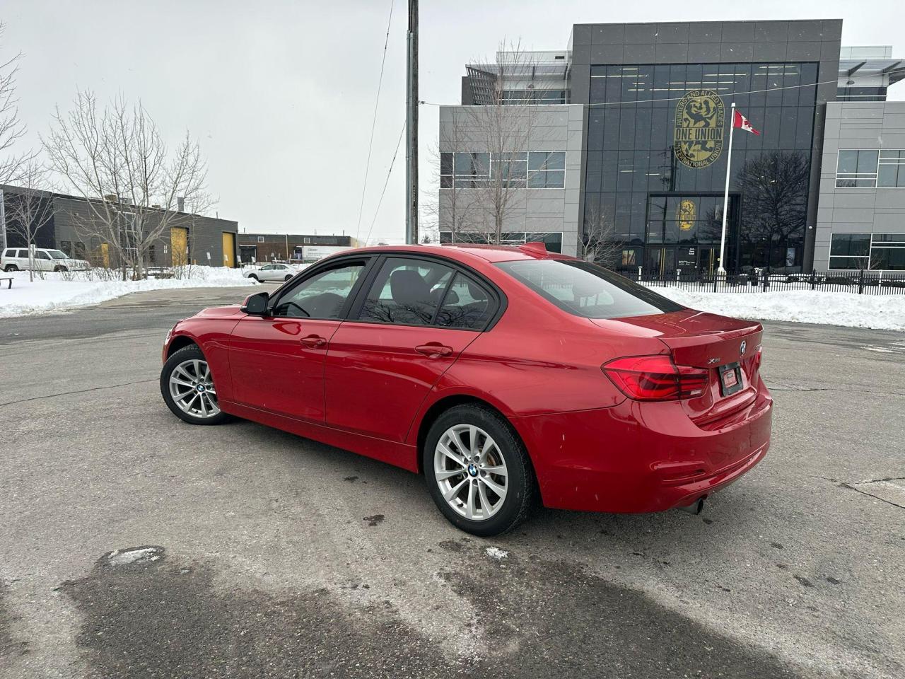 2016 BMW 3 Series 320i xDrive // AWD // CERTIFIED // NO ACCIDENT - Photo #10