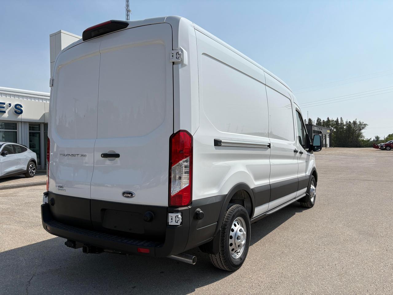 2025 Ford Transit Cargo Van T-350 148" MED RF 9900 GVWR AWD Photo5