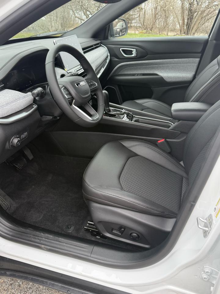 2025 Jeep Compass NORTH 4X4 Photo40