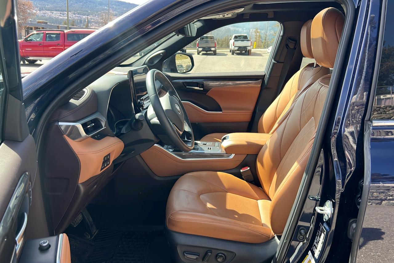 2021 Toyota Highlander Hybrid Limited AWD Platinum Photo