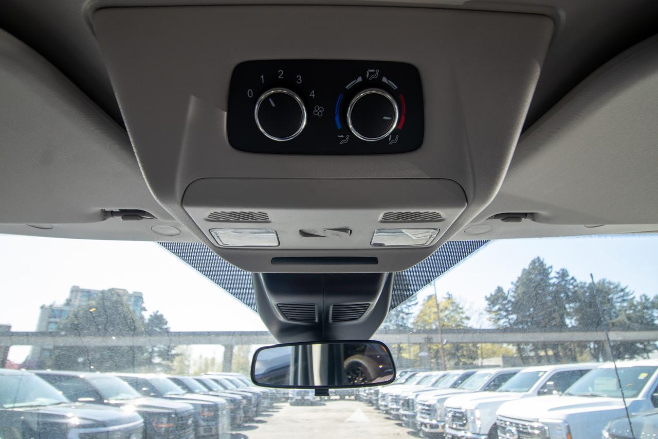 2024 Ford Transit Passenger Wagon T-350 148" MED ROOF XLT RWD Photo5