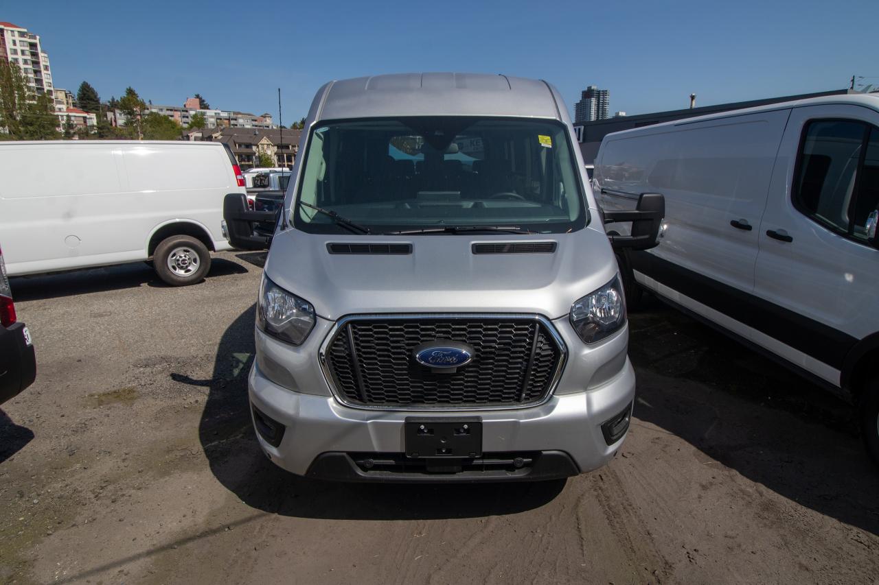 2024 Ford Transit Passenger Wagon T-350 148" MED ROOF XLT RWD Photo2