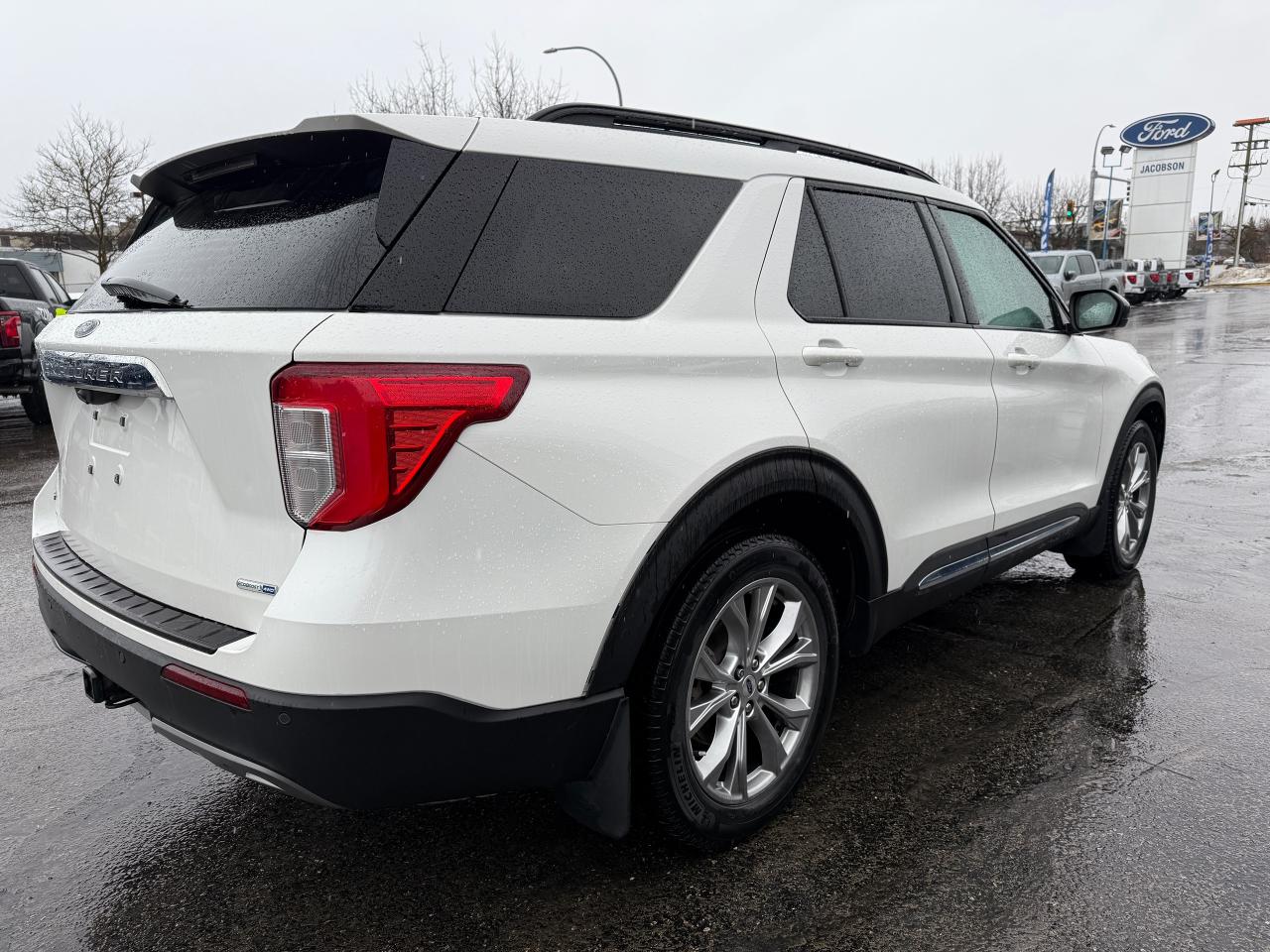 2020 Ford Explorer XLT Photo5