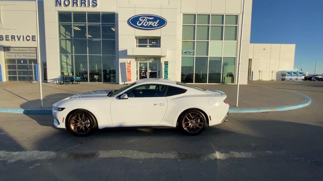 2024 Ford Mustang EcoBoost Premium Fastback Photo4