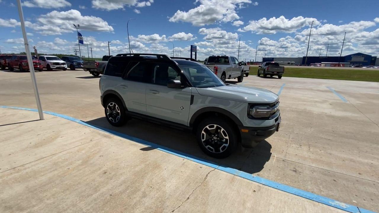 2024 Ford Bronco Sport OUTER BANKS 4X4 Photo