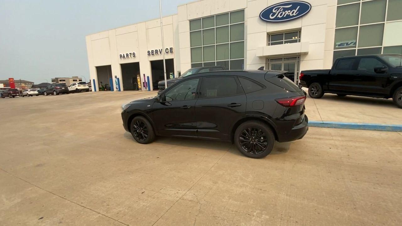 2024 Ford Escape ST-Line Elite AWD Photo5