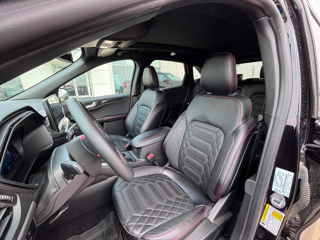 2024 Ford Escape ST-Line Elite AWD Photo3
