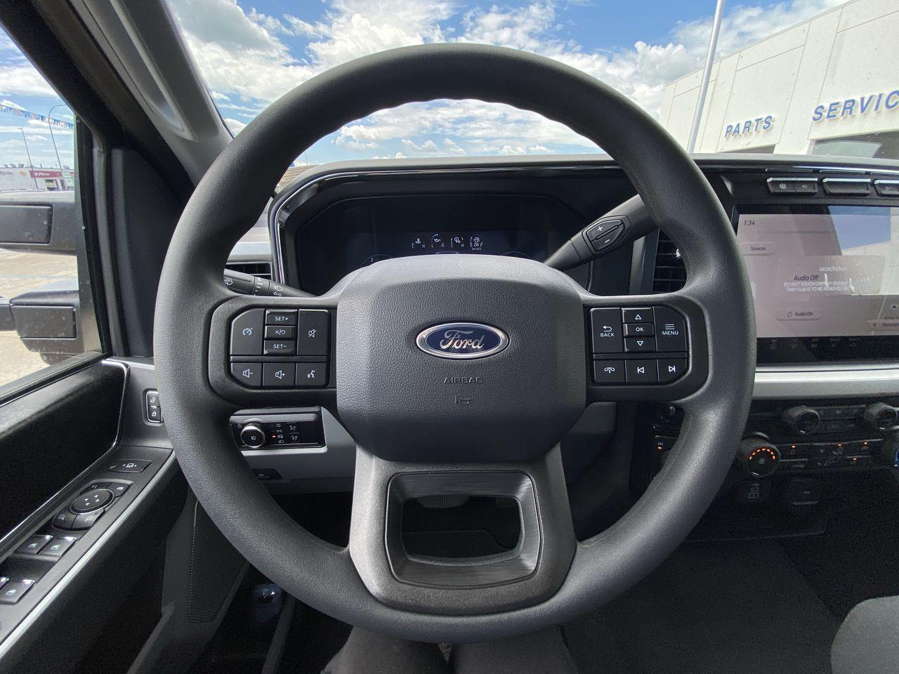 2024 Ford F-350 Super Duty SRW XLT 4WD CREW CAB 6.75' BOX Photo5