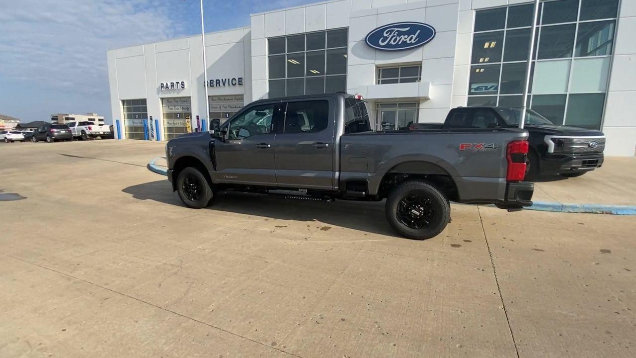 2024 Ford F-350 Super Duty SRW XLT 4WD CREW CAB 6.75' BOX Photo5