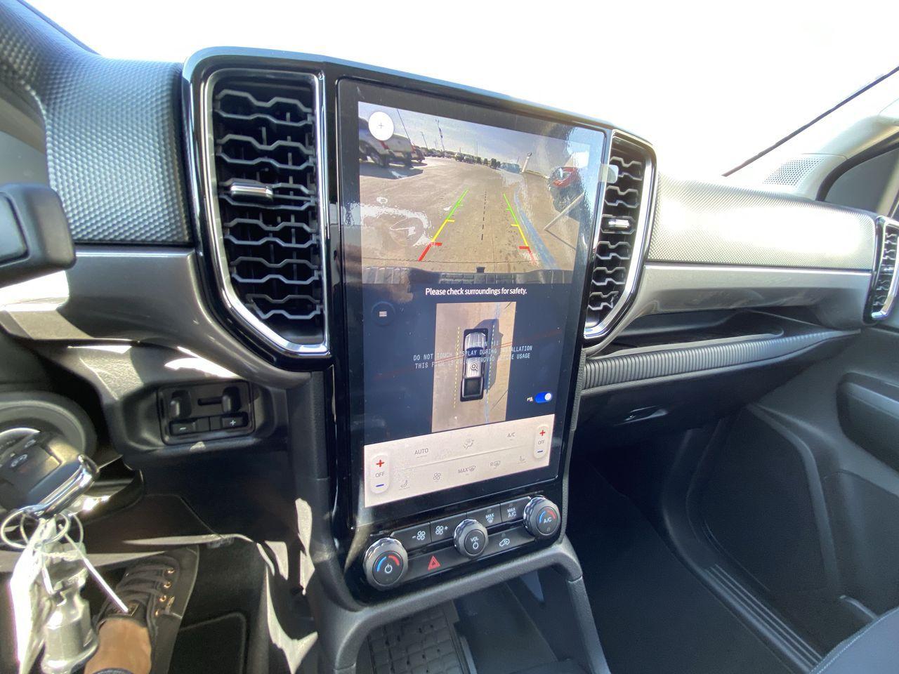 2024 Ford Ranger XLT 4WD SUPERCREW 5' BOX Photo5