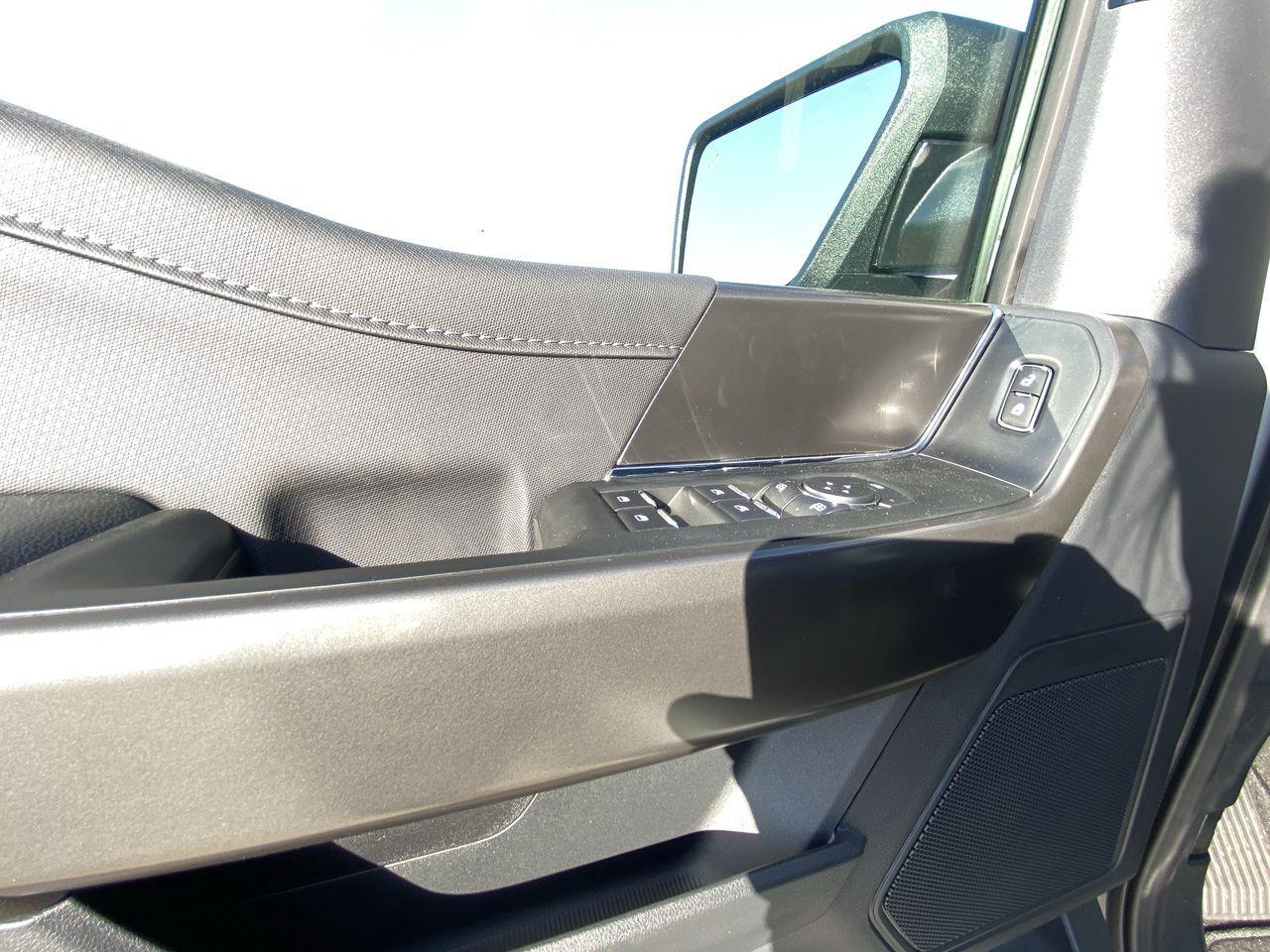 2024 Ford F-150 XLT 4WD SuperCrew 5.5' Box Photo5