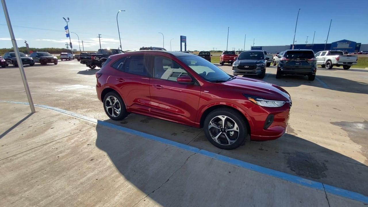 2024 Ford Escape ST-Line Select AWD Photo1
