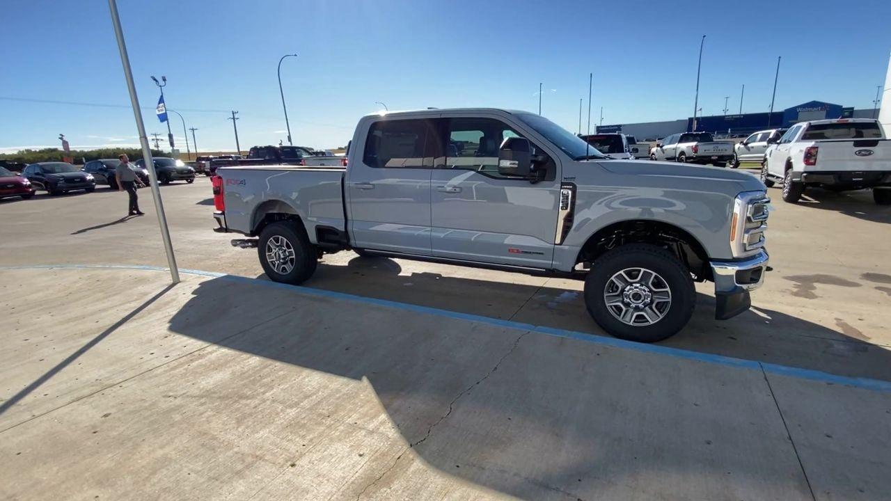 2024 Ford F-350 Super Duty SRW LARIAT 4WD CREW CAB 6.75' BOX Photo