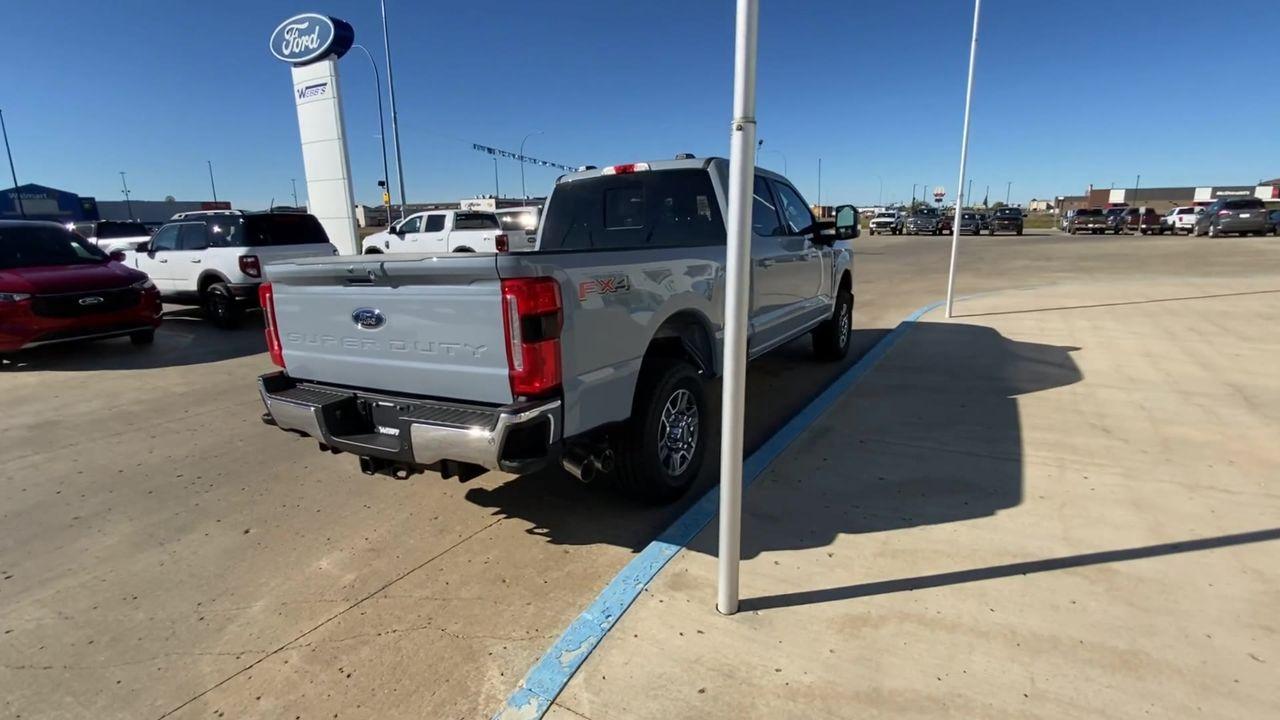 2024 Ford F-350 Super Duty SRW LARIAT 4WD CREW CAB 6.75' BOX Photo5