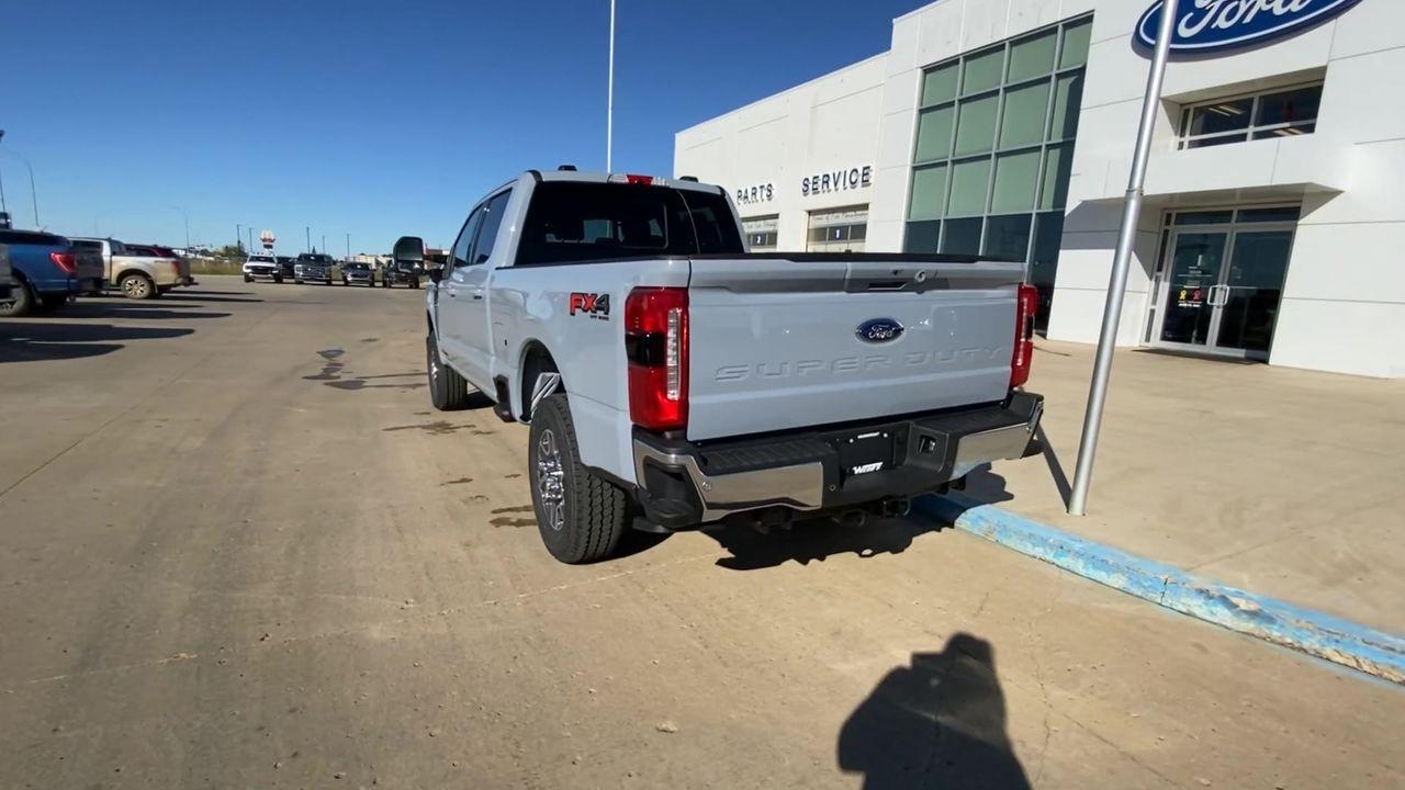 2024 Ford F-350 Super Duty SRW LARIAT 4WD CREW CAB 6.75' BOX Photo5