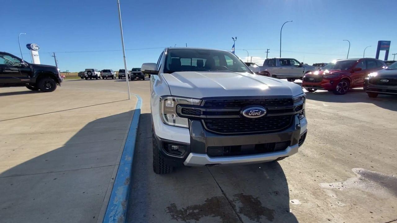 2024 Ford Ranger LARIAT 4WD SuperCrew 5' Box Photo5