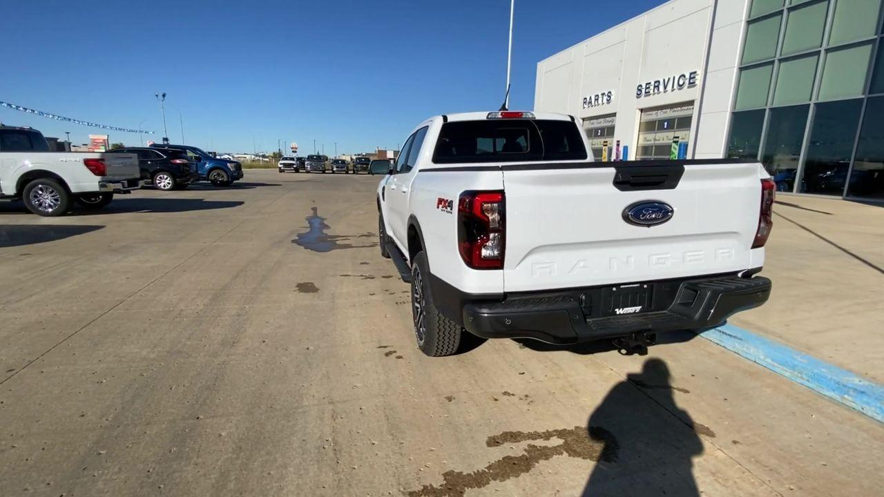 2024 Ford Ranger LARIAT 4WD SuperCrew 5' Box Photo5