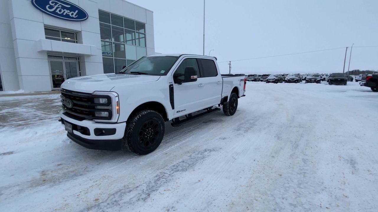 2024 Ford F-350 Super Duty SRW XLT 4WD CREW CAB 6.75' BOX Photo3