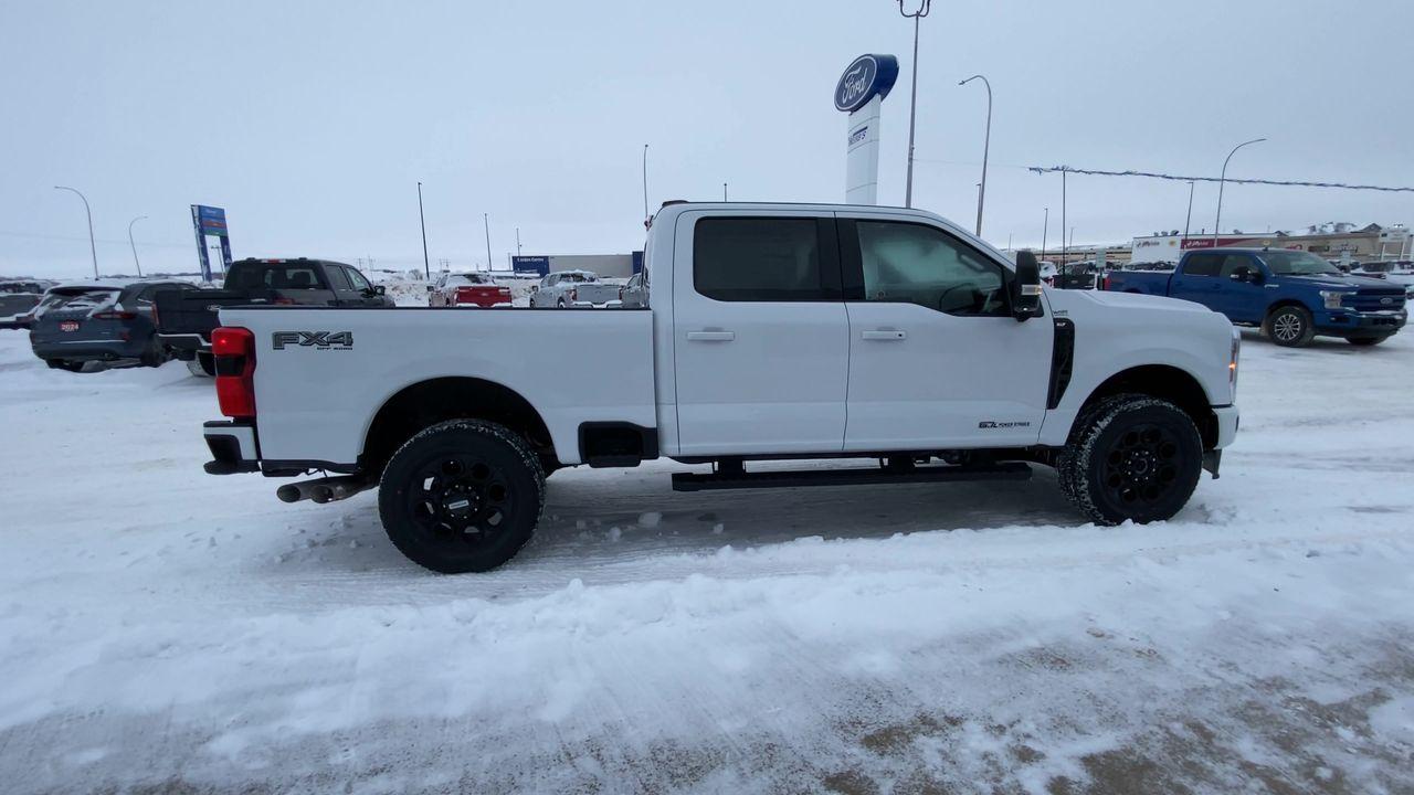 2024 Ford F-350 Super Duty SRW XLT 4WD CREW CAB 6.75' BOX Photo5