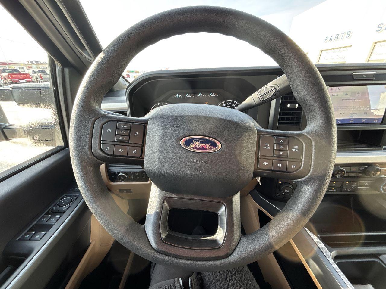 2025 Ford F-350 Super Duty SRW XLT 4WD CREW CAB 6.75' BOX Photo5