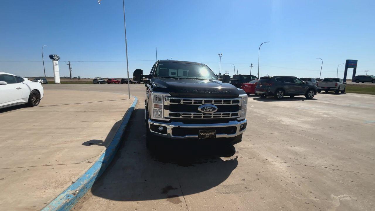 2025 Ford F-350 Super Duty SRW XLT 4WD CREW CAB 6.75' BOX Photo2