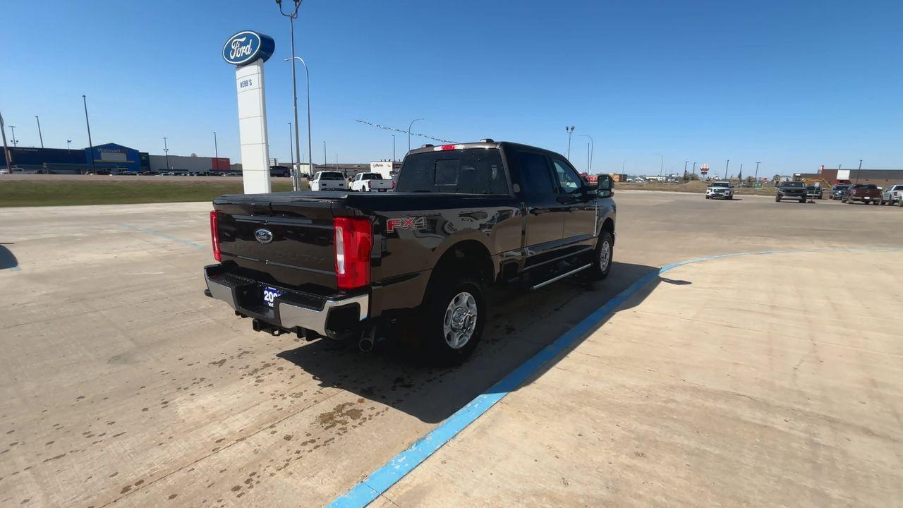 2025 Ford F-350 Super Duty SRW XLT 4WD CREW CAB 6.75' BOX Photo5