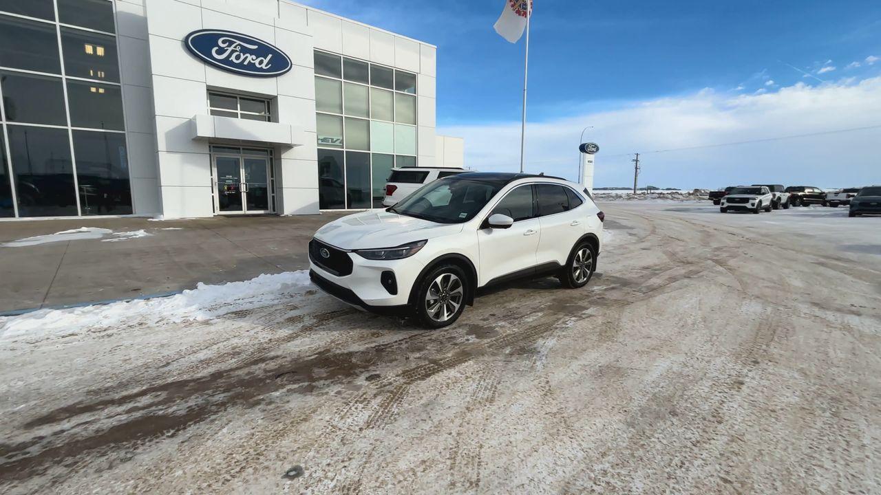 2025 Ford Escape Platinum AWD Photo