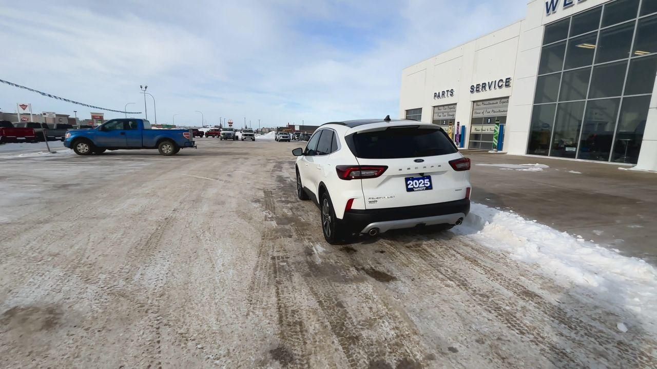 2025 Ford Escape Platinum AWD Photo5