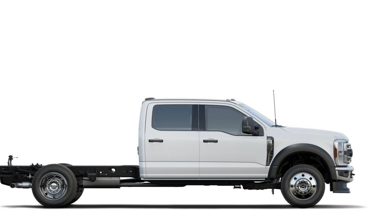 2025 Ford F-550 Super Duty DRW XLT 4WD Crew Cab 203 WB 84 CA Photo4