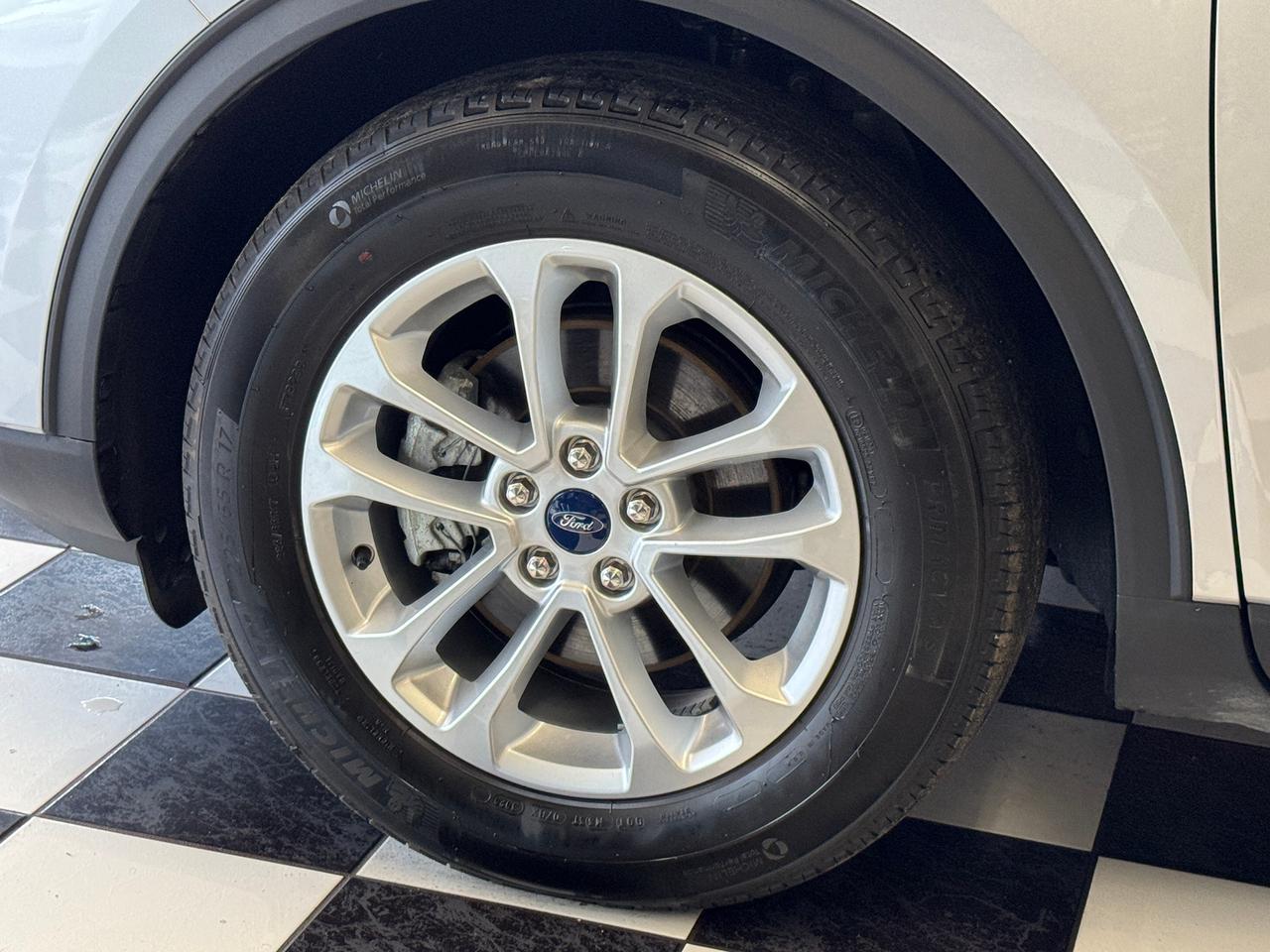 2020 Ford Escape SE+New Tires+ApplePlay+LaneDeparture+CLEANC CARFAX Photo