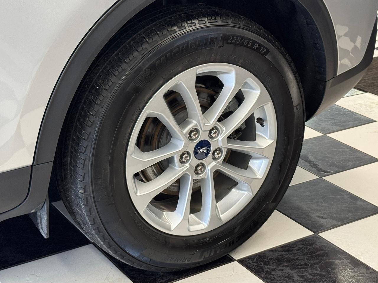 2020 Ford Escape SE+New Tires+ApplePlay+LaneDeparture+CLEANC CARFAX Photo