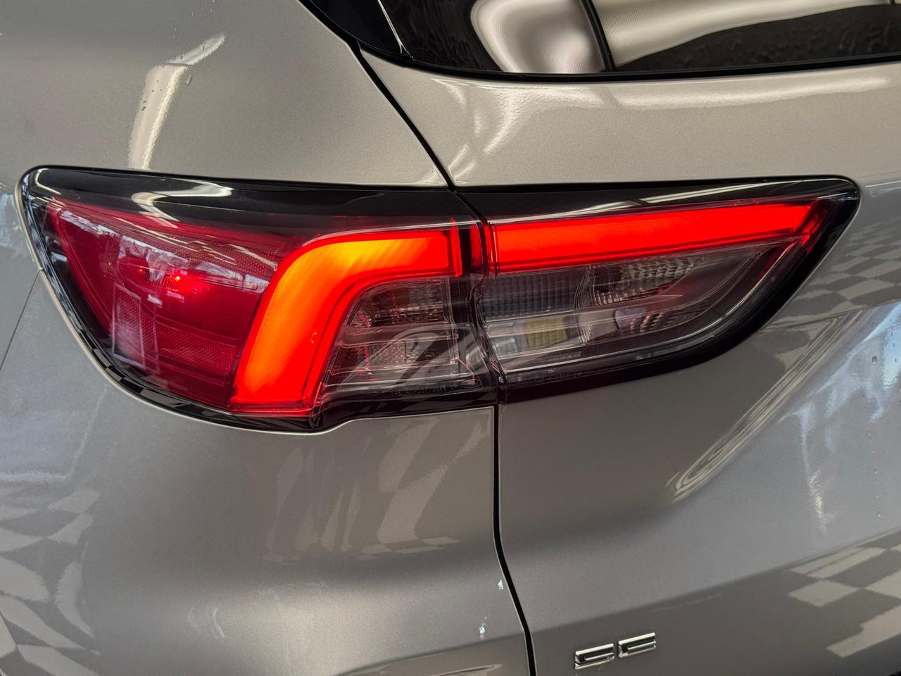 2020 Ford Escape SE+New Tires+ApplePlay+LaneDeparture+CLEANC CARFAX Photo