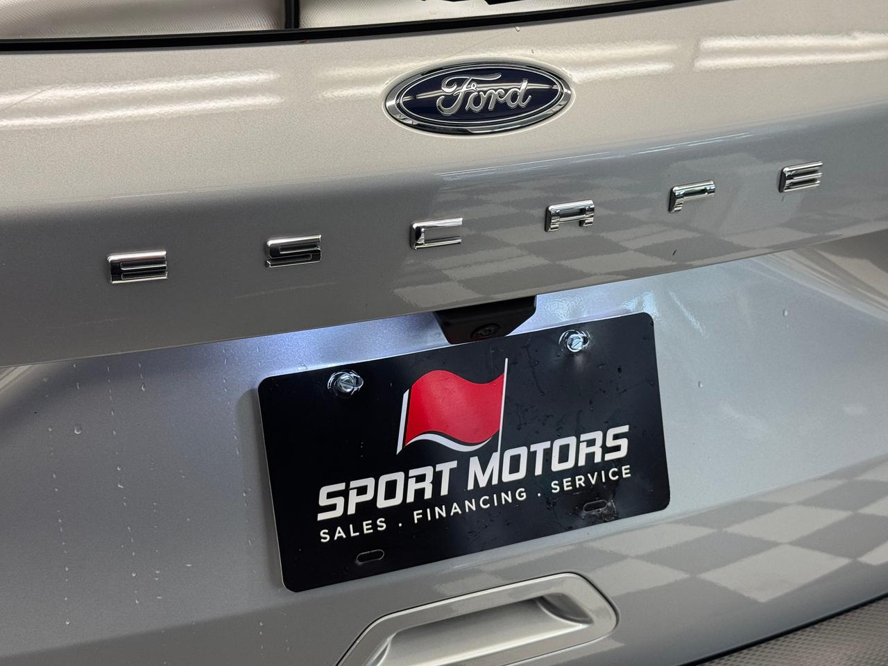 2020 Ford Escape SE+New Tires+ApplePlay+LaneDeparture+CLEANC CARFAX Photo