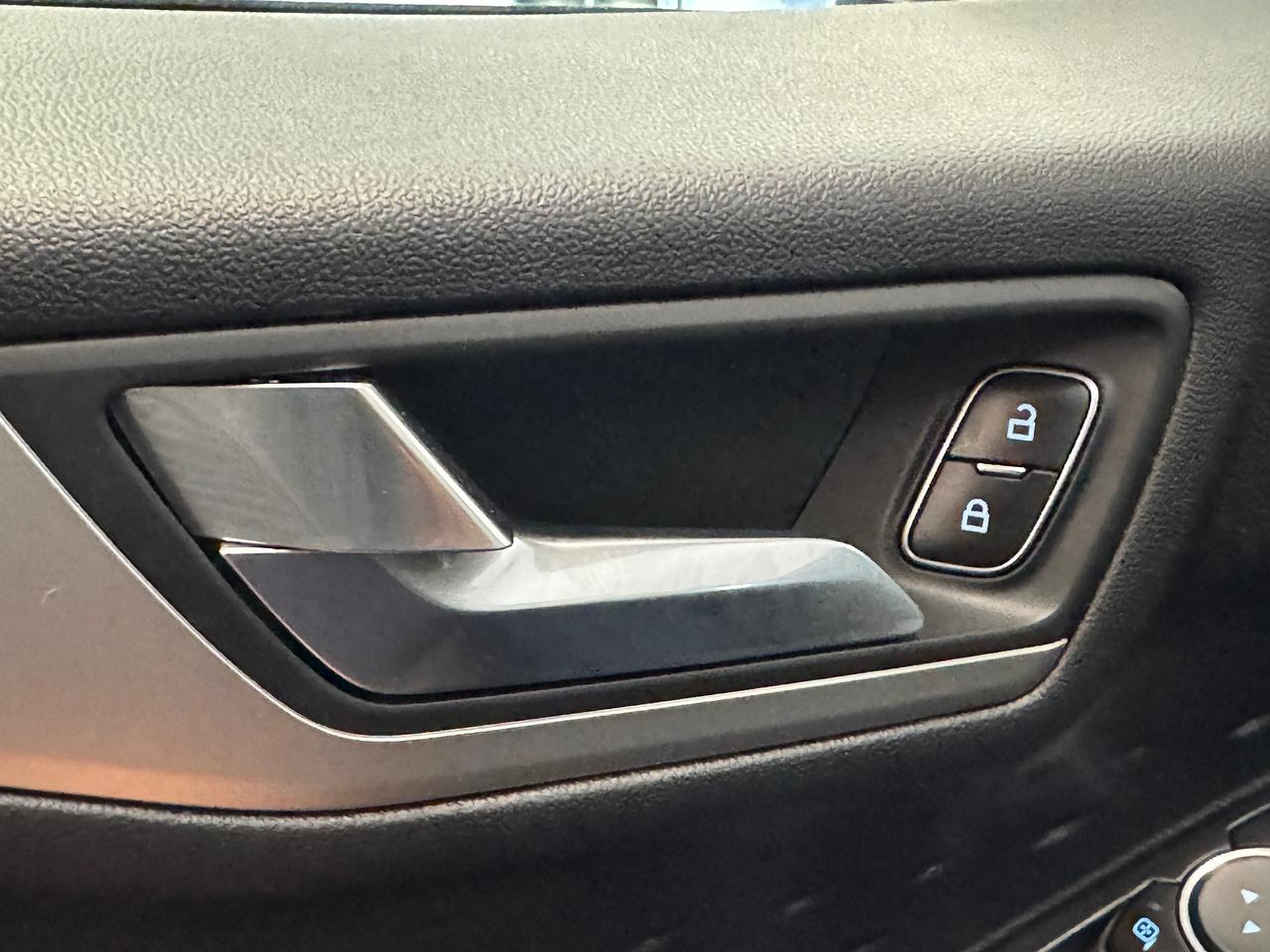 2020 Ford Escape SE+New Tires+ApplePlay+LaneDeparture+CLEANC CARFAX Photo