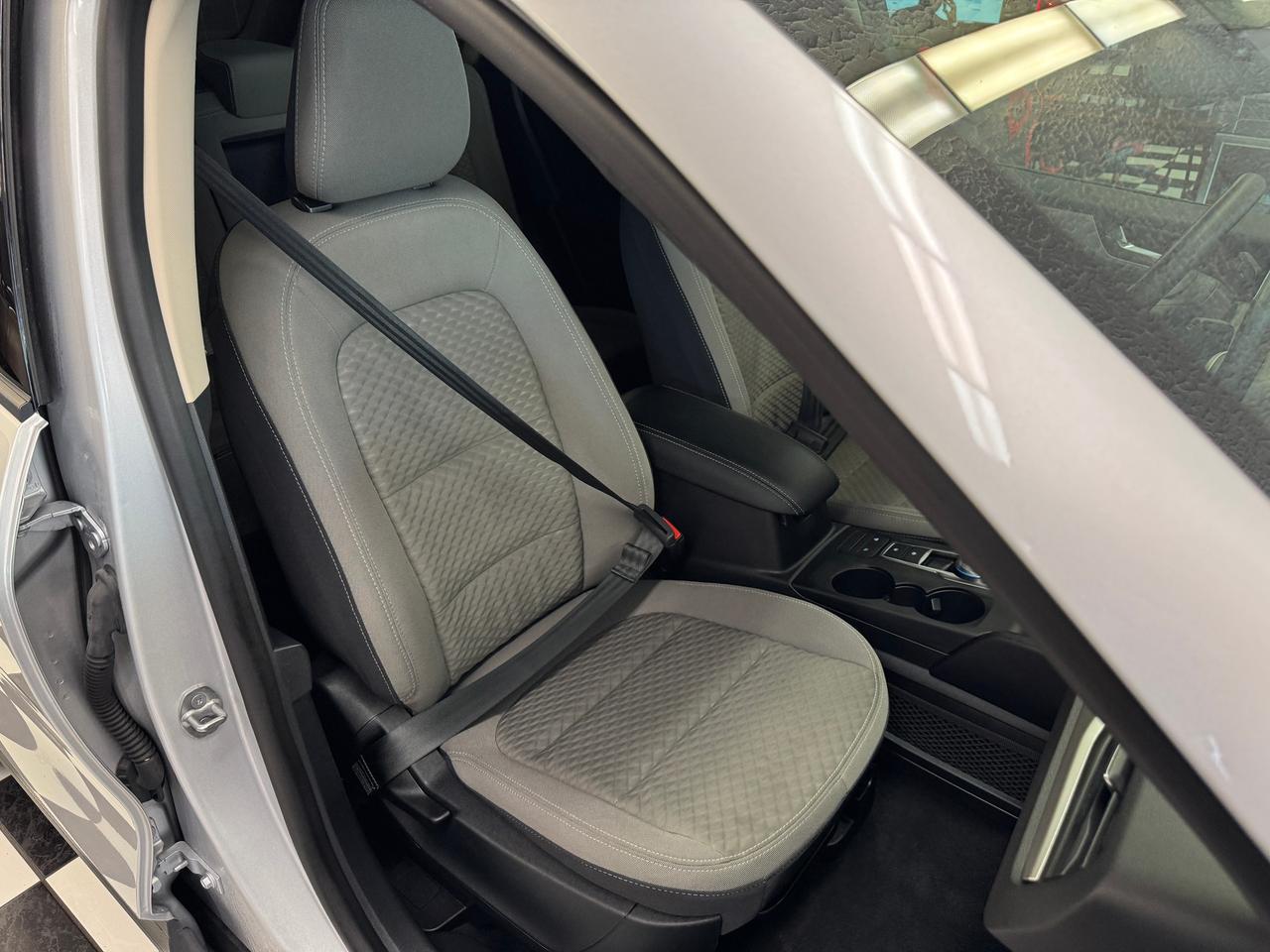 2020 Ford Escape SE+New Tires+ApplePlay+LaneDeparture+CLEANC CARFAX Photo