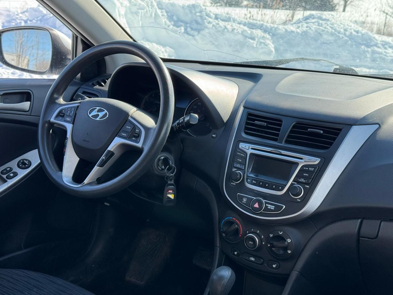 2015 Hyundai Accent GL | HTD SEATS | BLUETOOTH | CLEAN CARFAX Photo9