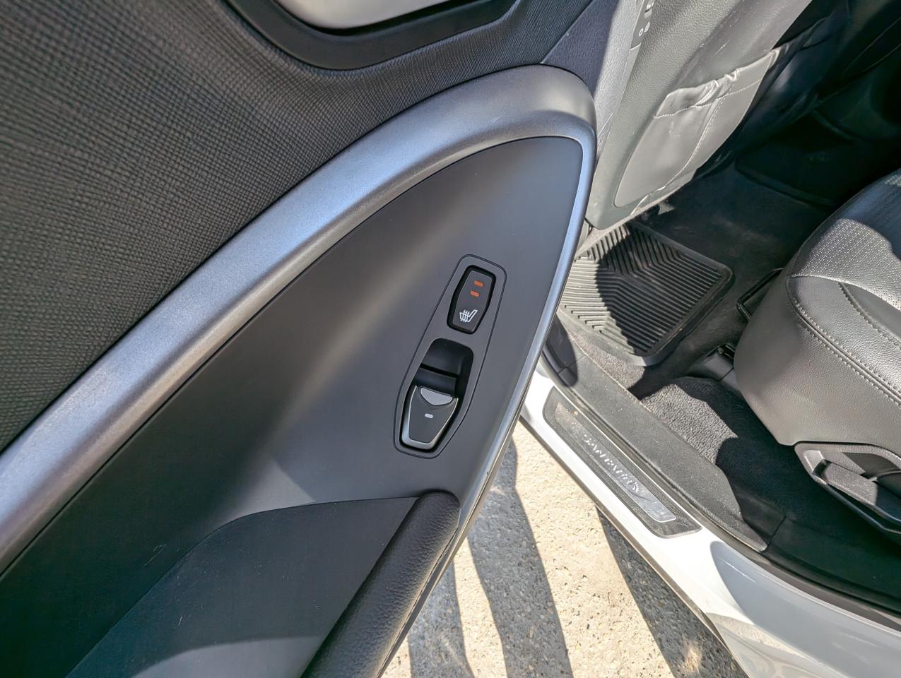 2014 Hyundai Santa Fe Sport SE | Manitoba Owned | Leather | Heated Steering - Photo #11