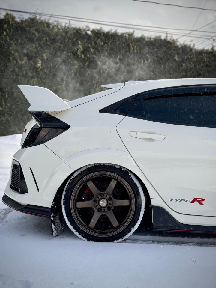 2018 Honda Civic TYPE R - AFTERMARKET EXHAUST/RIMS - Photo #10