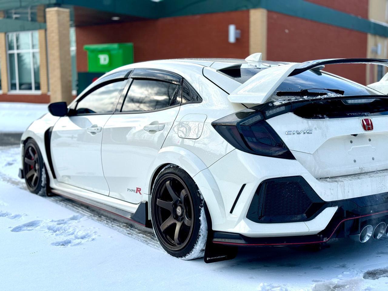 2018 Honda Civic TYPE R - AFTERMARKET EXHAUST/RIMS - Photo #8