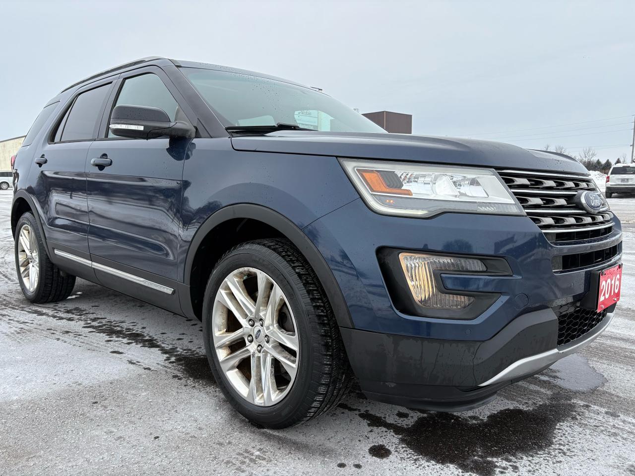 2016 Ford Explorer XLT - Photo #7