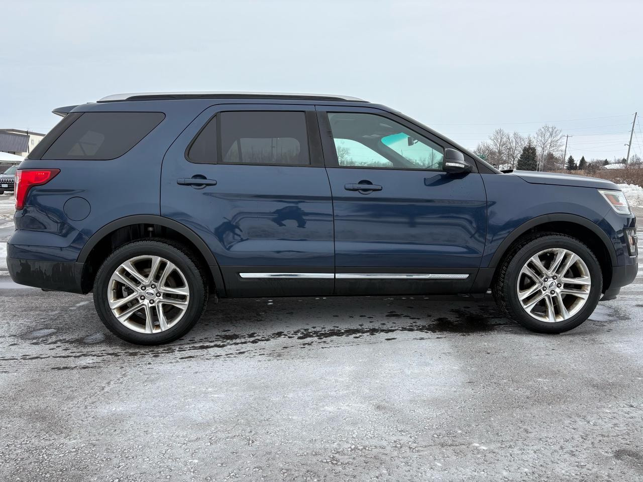 2016 Ford Explorer XLT - Photo #6