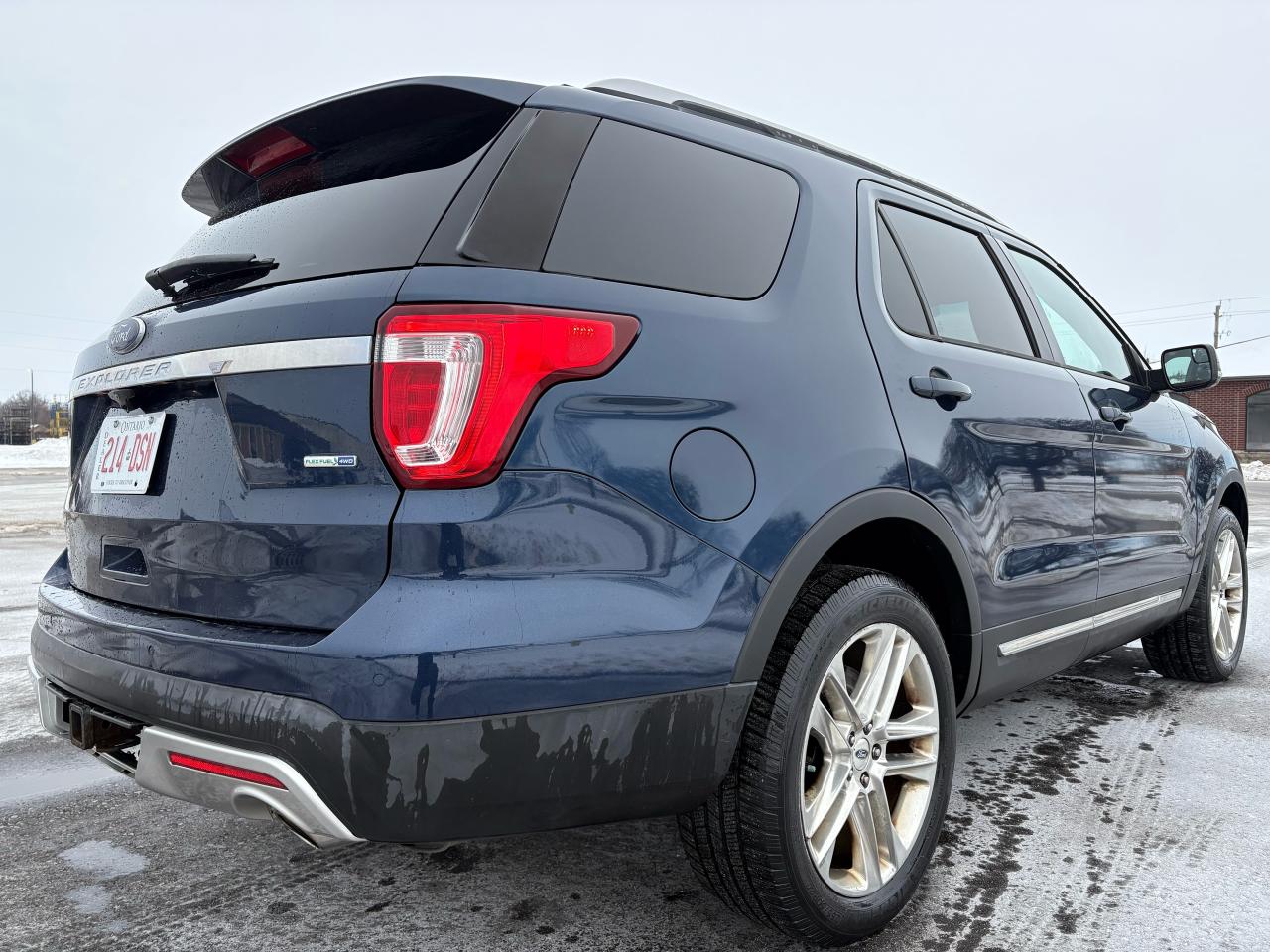 2016 Ford Explorer XLT - Photo #5